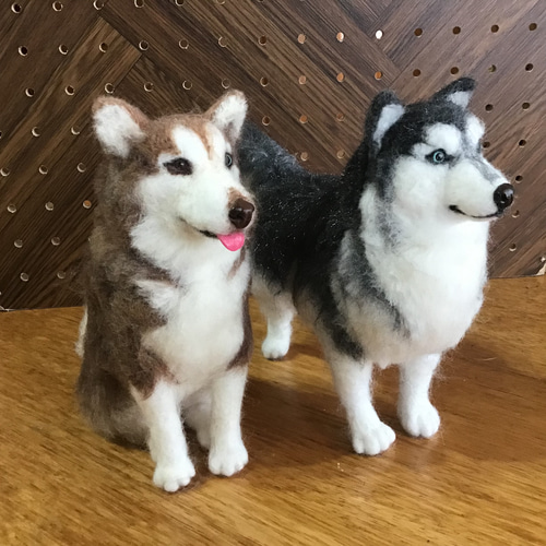 ハスキー（No.2）オッドアイお座りポーズ 羊毛フェルト コーギー大好き  