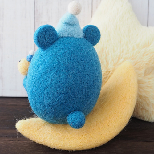羊毛フェルトマスコット ベッドのそばに置いてね「おやすみくまちゃん 