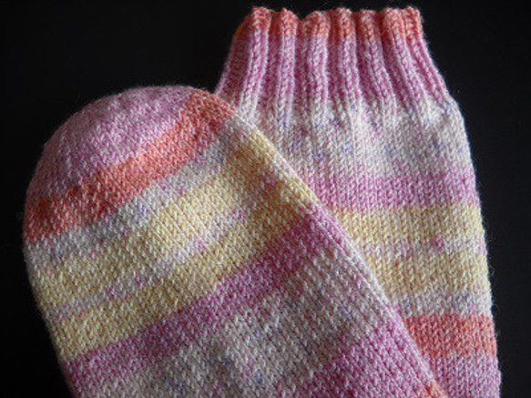 手編みの靴下　コットンと竹繊維を含んだ糸で編んだ靴下（女性用） 6枚目の画像