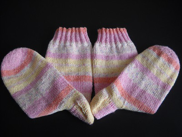 手編みの靴下　コットンと竹繊維を含んだ糸で編んだ靴下（女性用） 3枚目の画像