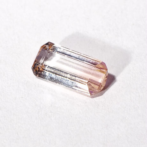 【人気のバイカラー】バイカラートルマリン  1.9ct 1枚目の画像