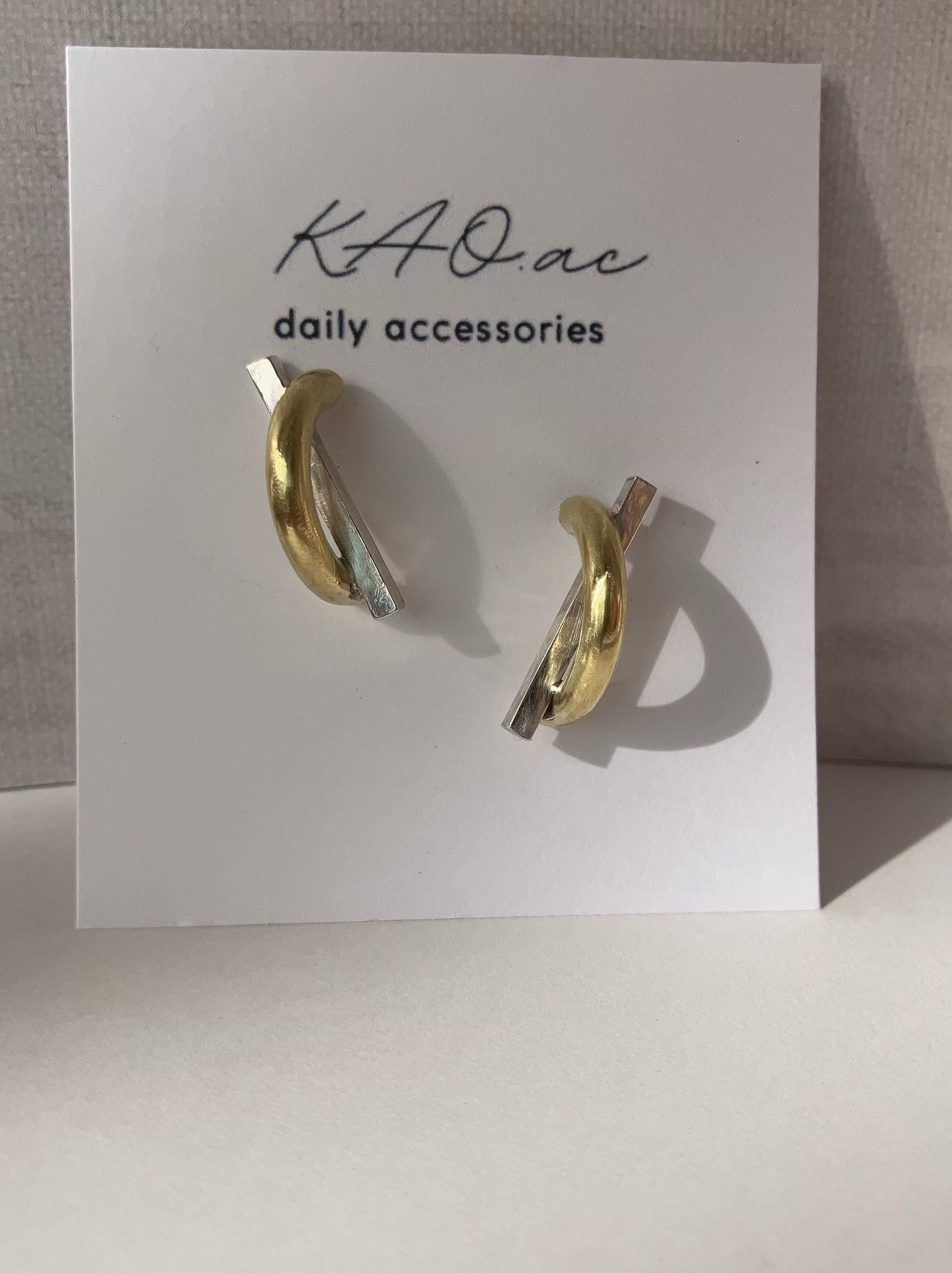 『真鍮× silver 』半月と支柱　アート　フープピアス/イヤリング "14kgfポスト"K10.K18ポスト変更可能