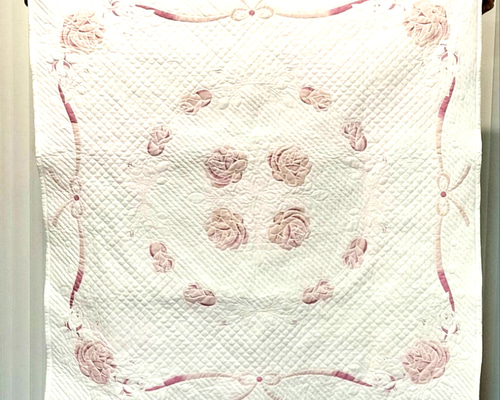 再販☆ローズガーデン（ピンクの薔薇）のホワイトキルト