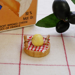 ドールハウス　フランスのミニチュア　チーズトレー 3枚目の画像