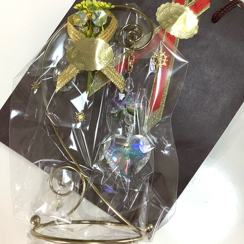 お守り水晶とハートのお花サンキャッチャー スタンド置き型タイプ サン