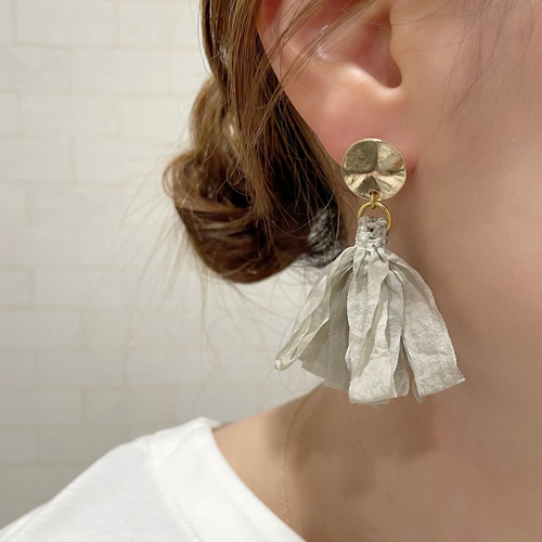 カボションtype くすみカラー ふんわり軽い大人のシフォンタッセル