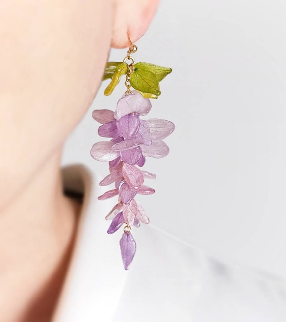 生花細工】【受注制作】本物のお花 藤の房の揺れる耳飾り ピアス