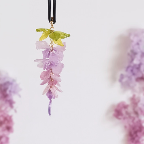 生花細工】【受注制作】本物のお花 藤の房の揺れる耳飾り ピアス