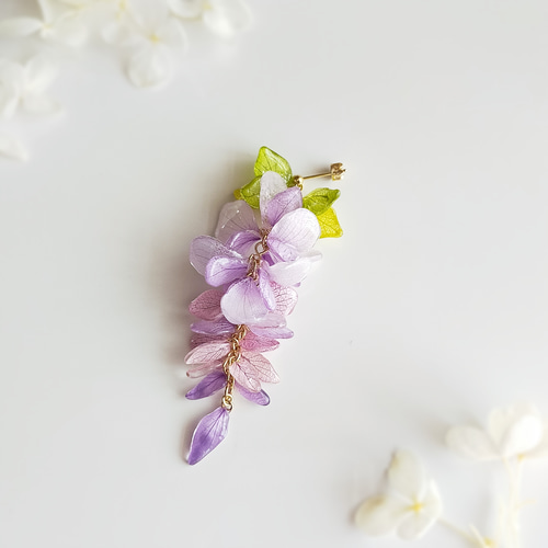 生花細工】【受注制作】本物のお花 藤の房の揺れる耳飾り ピアス