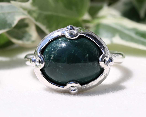 緑色石の指輪 天然石グリーンオニキスリング（14×10㎜） 指輪・リング 夕漣