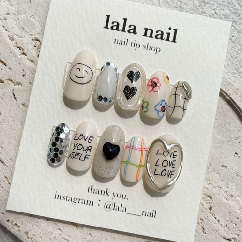 ネイルチップ 落書きネイル ネイルチップ（つけ爪） lala nail 通販
