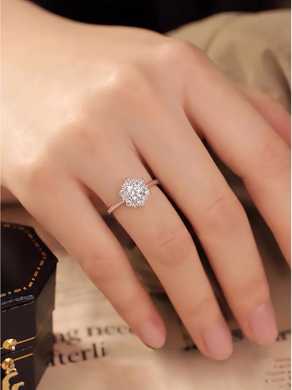 雪の結晶 シンプル モアッサナイト キラキラ 冬 0.5ct ゴージャス リング シルバー925 指輪 かわいい 3枚目の画像