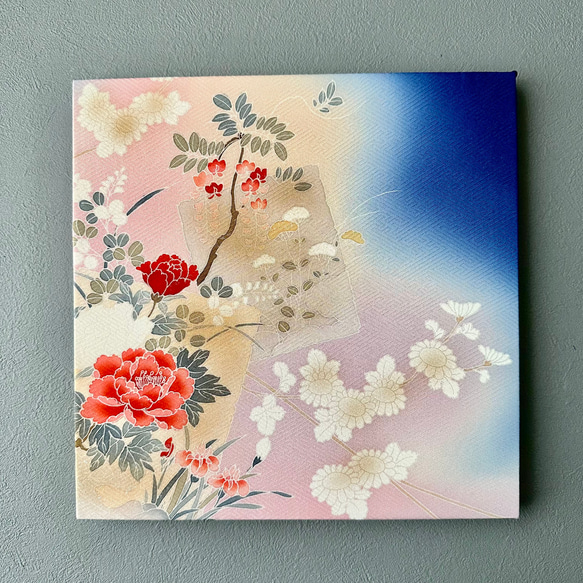 着物のファブリックパネル　鮮やかな青に咲く花々（２枚セット）サスティナブル  着物リメイク　インテリア　母の日ギフト 4枚目の画像