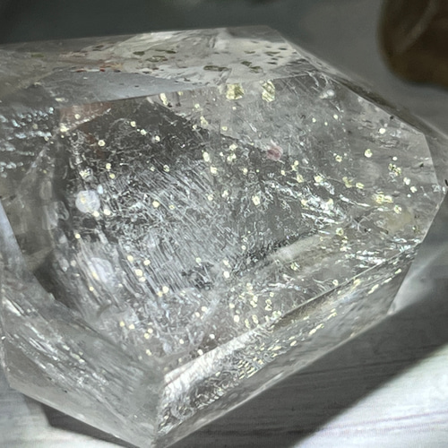 超格安価格 虹入り✨ パイライト インクォーツ ポイント クリスタル 水晶 置物