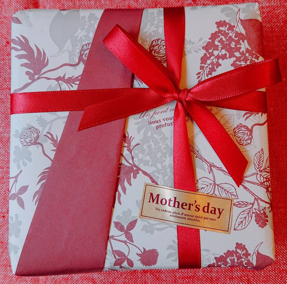 【特集掲載】母の日クッキー缶2023※缶の色が変わりました【現品限り】 3枚目の画像