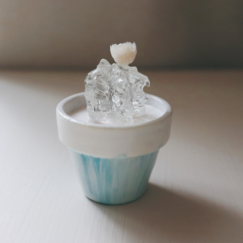 Creema限定 透明なサボテン①(青い鉢) 立体・オブジェ somari to moti