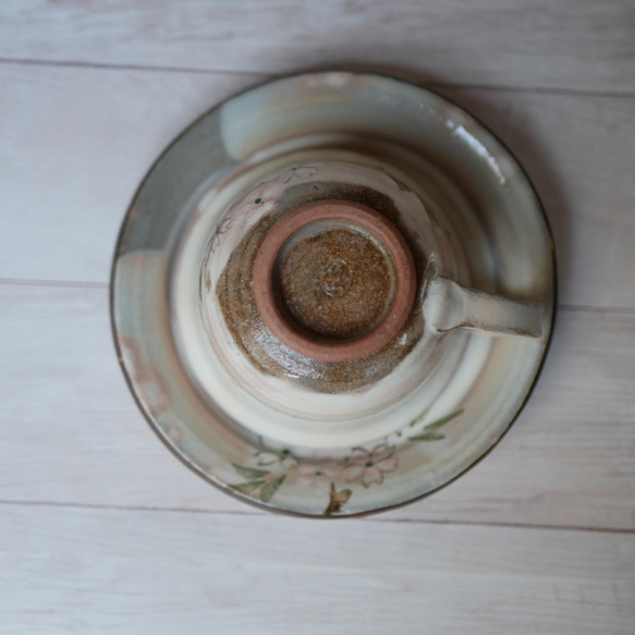 京焼・清水焼　色絵　コーヒー碗皿　桜（お皿：タタラ） 4枚目の画像