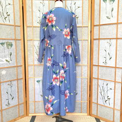 ☆浴衣リメイク☆ カシュクールワンピース (長袖／ブルーグレー／百合と蝶) 11枚目の画像