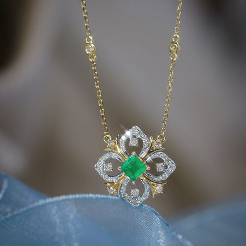 天然ダイヤモンド付きエメラルドネックレスk18 ネックレス・ペンダント  