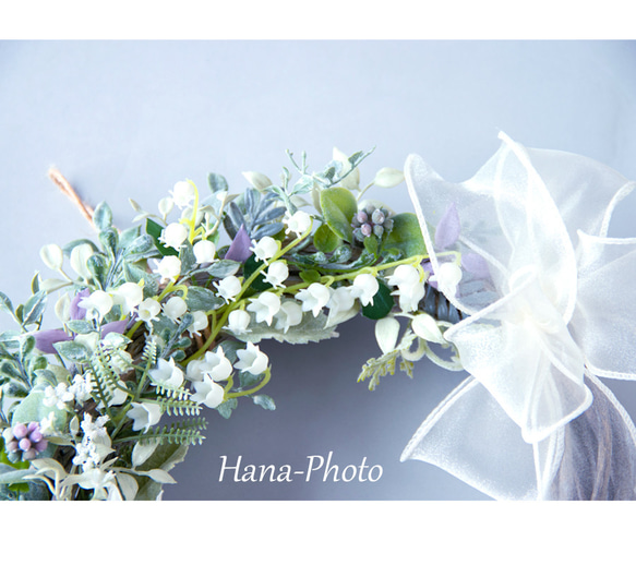 SOLD シルバーリーフと白い花（鈴蘭、フランネルフラワー、カスミ草）のお洒落リース(台：直径20㎝）　   (430) 7枚目の画像