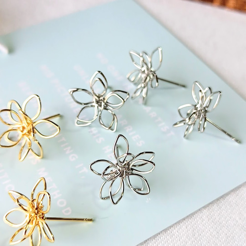 4個】【MP015】ピアス ワイヤー フラワー 5弁 小ぶり フレーム