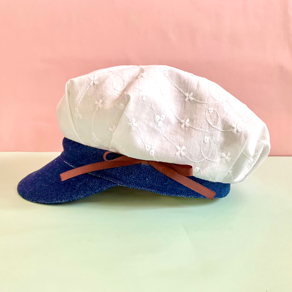 ベビーキッズの帽子　白の刺繍布とインディゴデニムのキャスケット（こどもサイズ　春夏　リボン：茶） 5枚目の画像