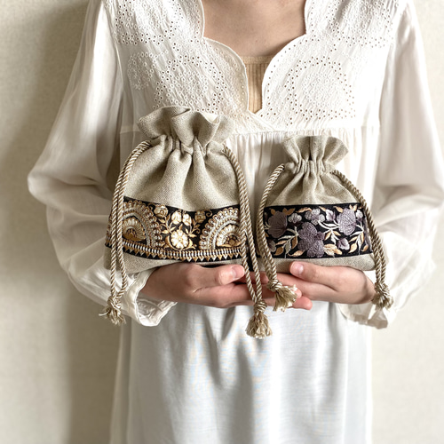 YONE インド刺繍りぼん巾着ポーチ ラメリネン プレゼント