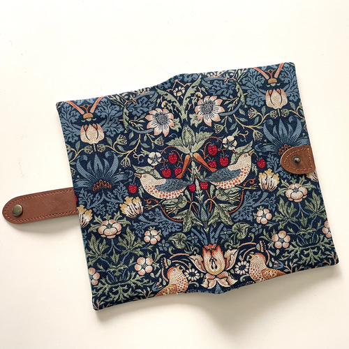 ウィリアムモリス《いちご泥棒＊2type》18ポケット薄型カードケース