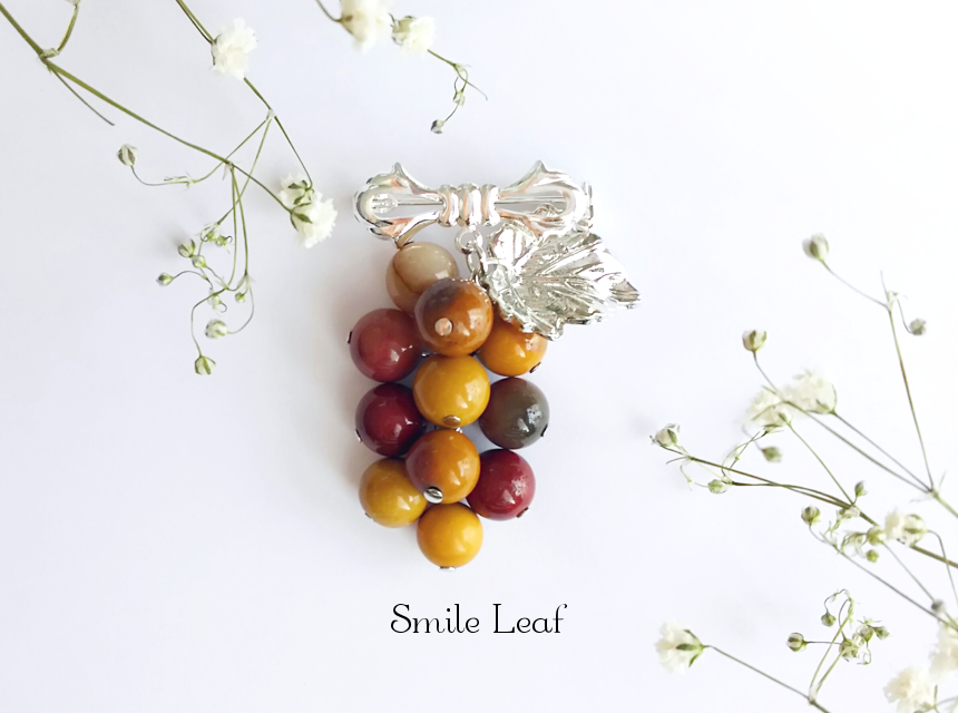 モッカイトの葡萄ブローチ
