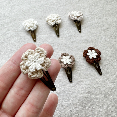 白いお花のパッチンピン♡ 白いお花のパッチンピン♡ パッチンピン