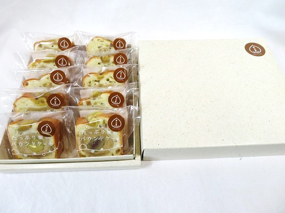 【再販】栗山特産「栗山栗」たっぷりのパウンドケーキ（10切れセット） 1枚目の画像