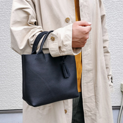 【シュリンクレザー】手縫いのミニトートバッグ（コンパクト/シンプル/メンズ/レディース/ミニバッグ/プレゼント）ブラック 20枚目の画像