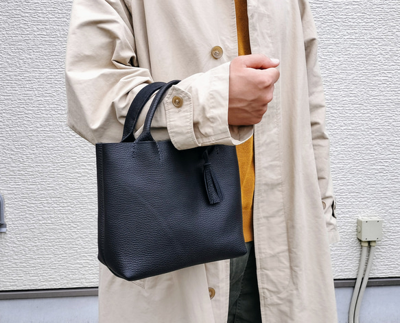 【シュリンクレザー】手縫いのミニトートバッグ（コンパクト/シンプル/メンズ/レディース/ミニバッグ/プレゼント）ブラック 20枚目の画像