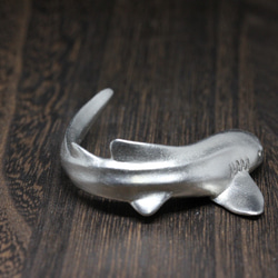 錫製箸置き　トラフザメ 3枚目の画像