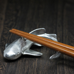 錫製箸置き　トラフザメ 1枚目の画像