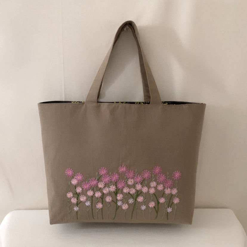 【A4大サイズ】草花手刺繍･綿麻トートバッグ･グレージュ【くが屋】
