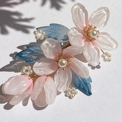 桃の花のヘアクリップ ライトピンク 4枚目の画像