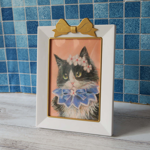原画〉フレーム付きパステルイラスト 〈フリフリスタイのハチワレ猫