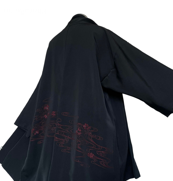 "美羽織" 華麗な羽織カーディガン 着物リメイク 着物羽織 和洋折衷 和装 母の日 フリー 黒 花柄刺繍 5403n 9枚目の画像