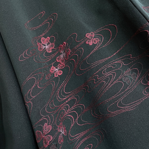 "美羽織" 華麗な羽織カーディガン 着物リメイク 着物羽織 和洋折衷 和装 母の日 フリー 黒 花柄刺繍 5403n 13枚目の画像