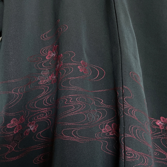 "美羽織" 華麗な羽織カーディガン 着物リメイク 着物羽織 和洋折衷 和装 母の日 フリー 黒 花柄刺繍 5403n 11枚目の画像