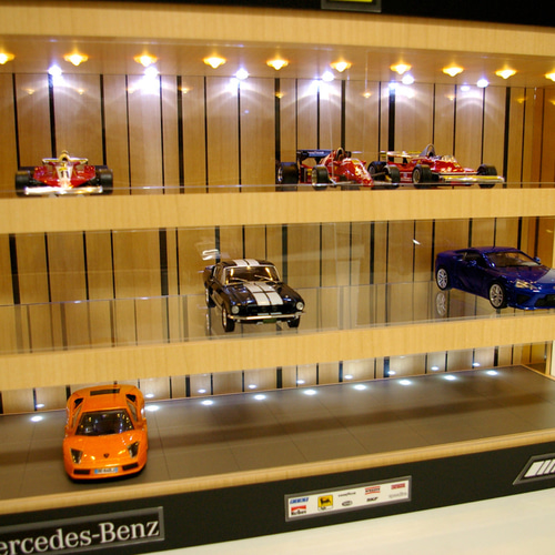 1/43展示15台可能・メープル・3層式ディスプレーBOX /照明付ネオジオラマ 1/43展示15台可能・メープル・3層式ディスプレーBOX /照明付ネオ