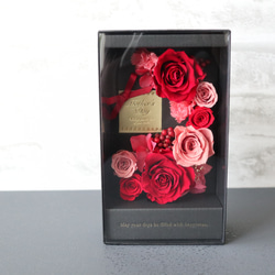ワインレッドのバラとカーネーションのフレームボックス｜母の日・還暦祝い・退職祝い　pre.086 7枚目の画像
