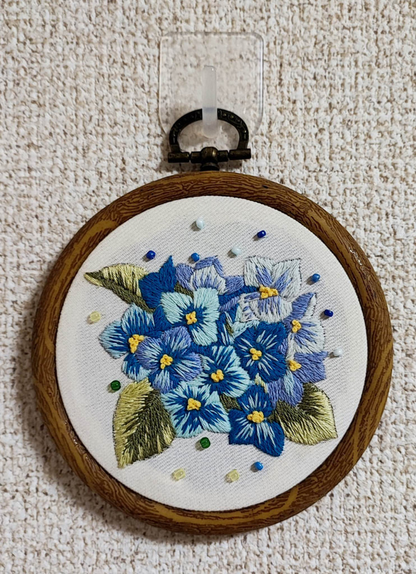 紫陽花　約9㎝の刺しゅう枠 1枚目の画像