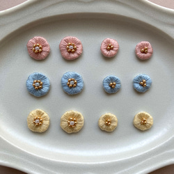 お花のビーズ刺繍ピアス（イヤリング可） 5枚目の画像