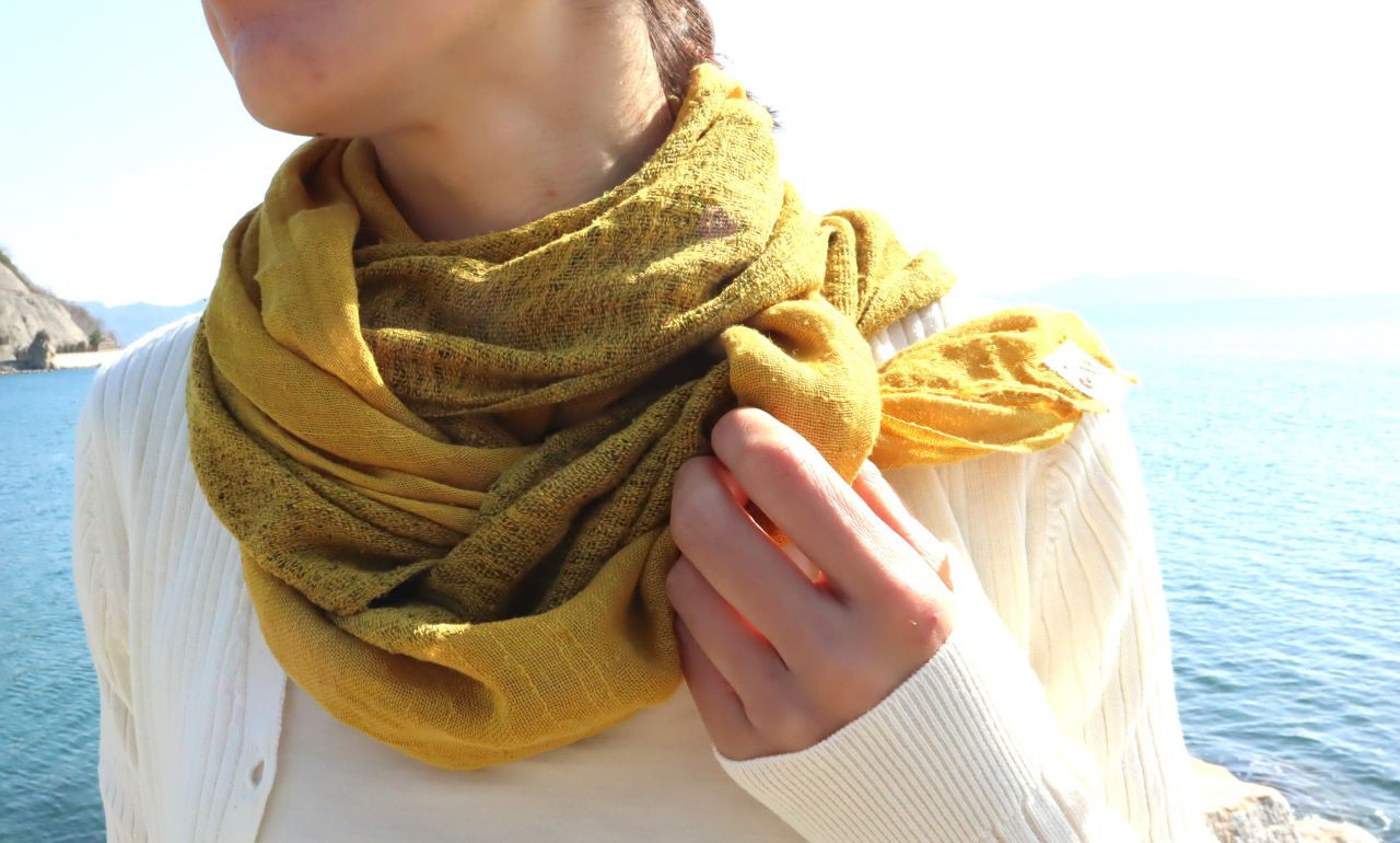 草木染ストール　マリーゴールド・けやき染