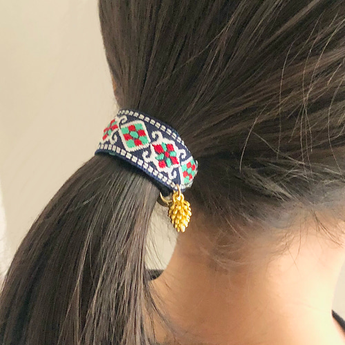 チロリアンテープのヘアゴム 紺・赤・緑 ブレスレットにも ヘアゴム
