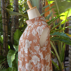 棕色 x 象牙色植物捲領長連身裙（有襯裡） 第11張的照片