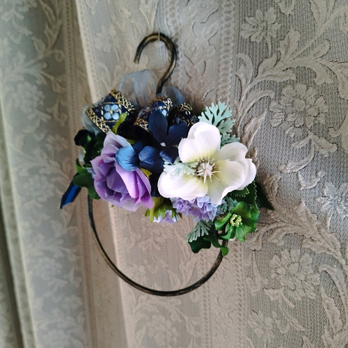 母の日に。タオル掛けにもなる インド刺繍リボンと造花のリース