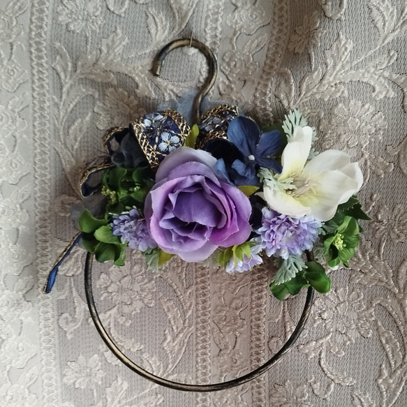 母の日に。タオル掛けにもなる インド刺繍リボンと造花のリース